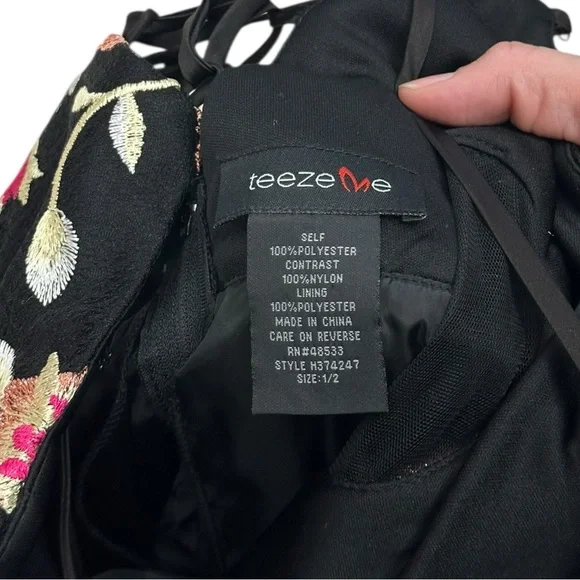 Teeze Me Spaghetti Strap Sweetheart Embroidered Top Side Illusion Dress Size 1/2 - Picture 4 of 8